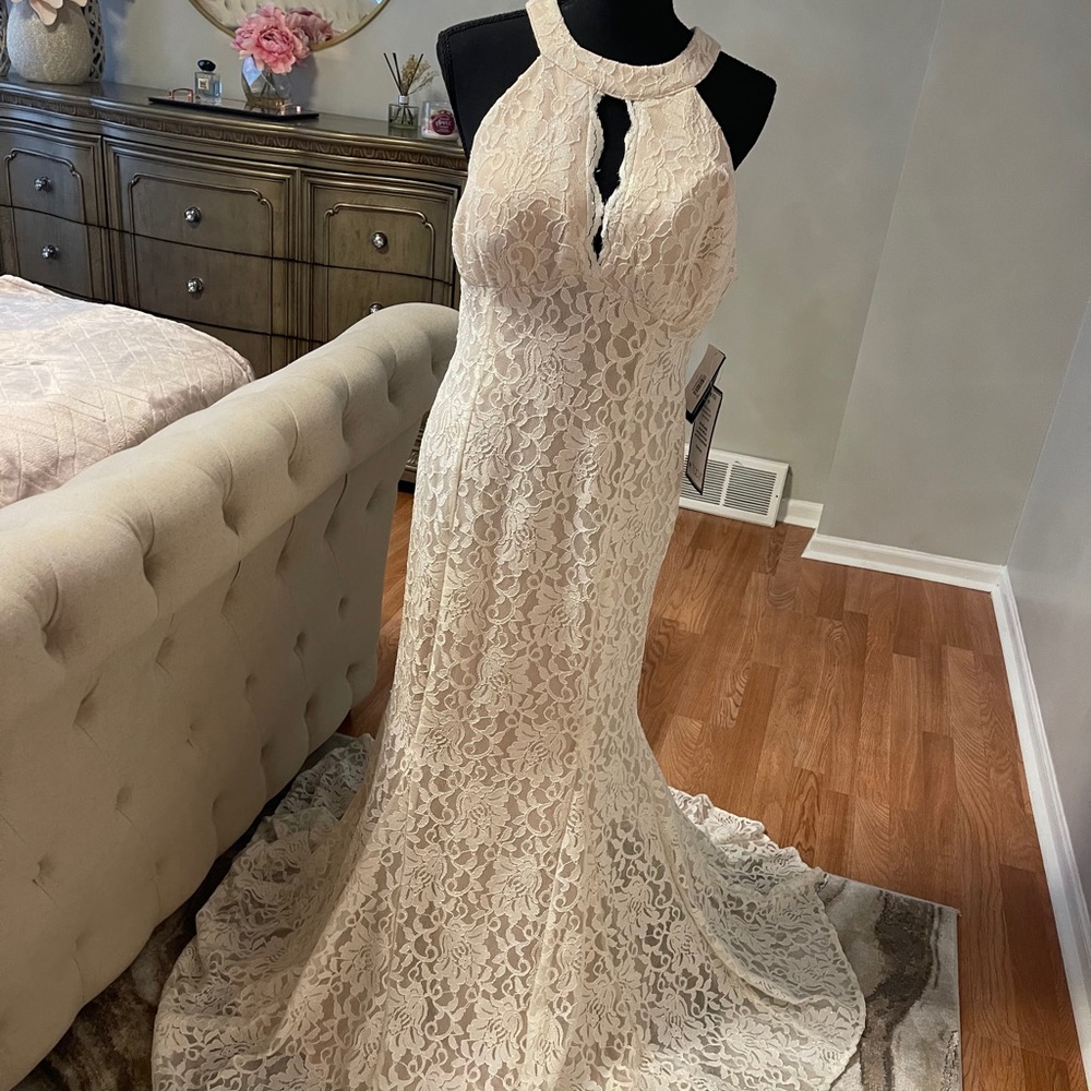 Lace white dress